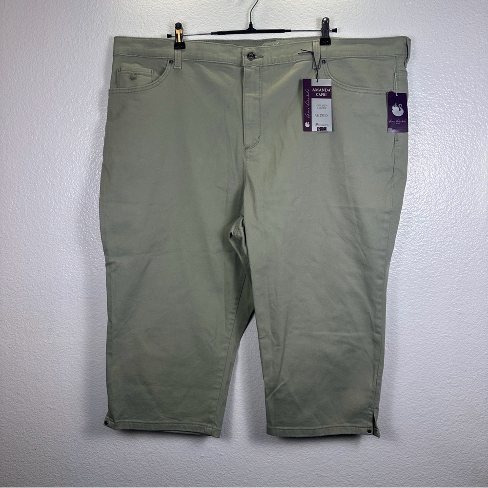 Gloria Vanderbilt Men's Olive Flat Front Shorts